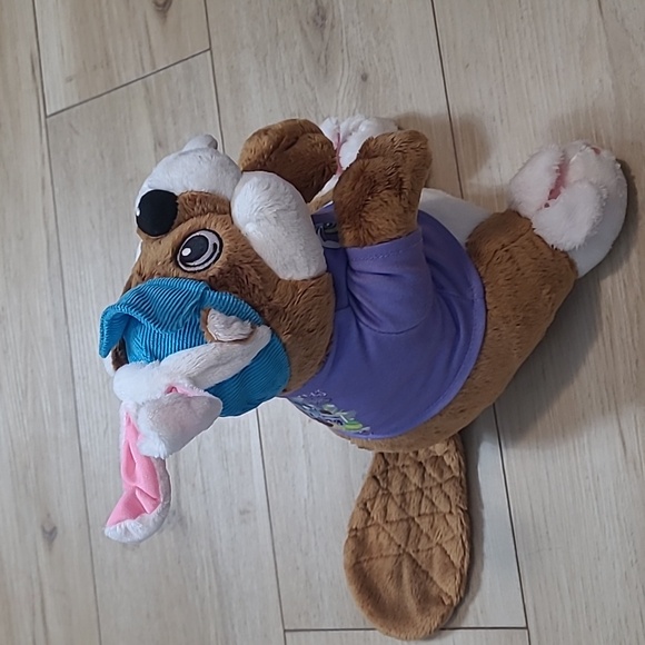 Buc-ee's 2023 Easter Beaver Tie-Dye Bunny 12" Plush - Picture 4 of 10